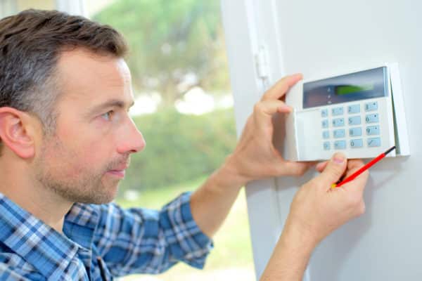 DIY man repair thermostat shutterstock 296467673 e1474656297238